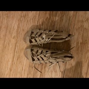 GLADIATOR NUDE TAN BEIGE SANDALS WOMENS SIZE 6